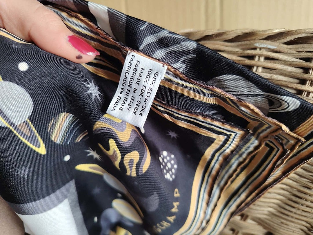 Foulard Longchamp - Taille unique - Noir - État : Excellent