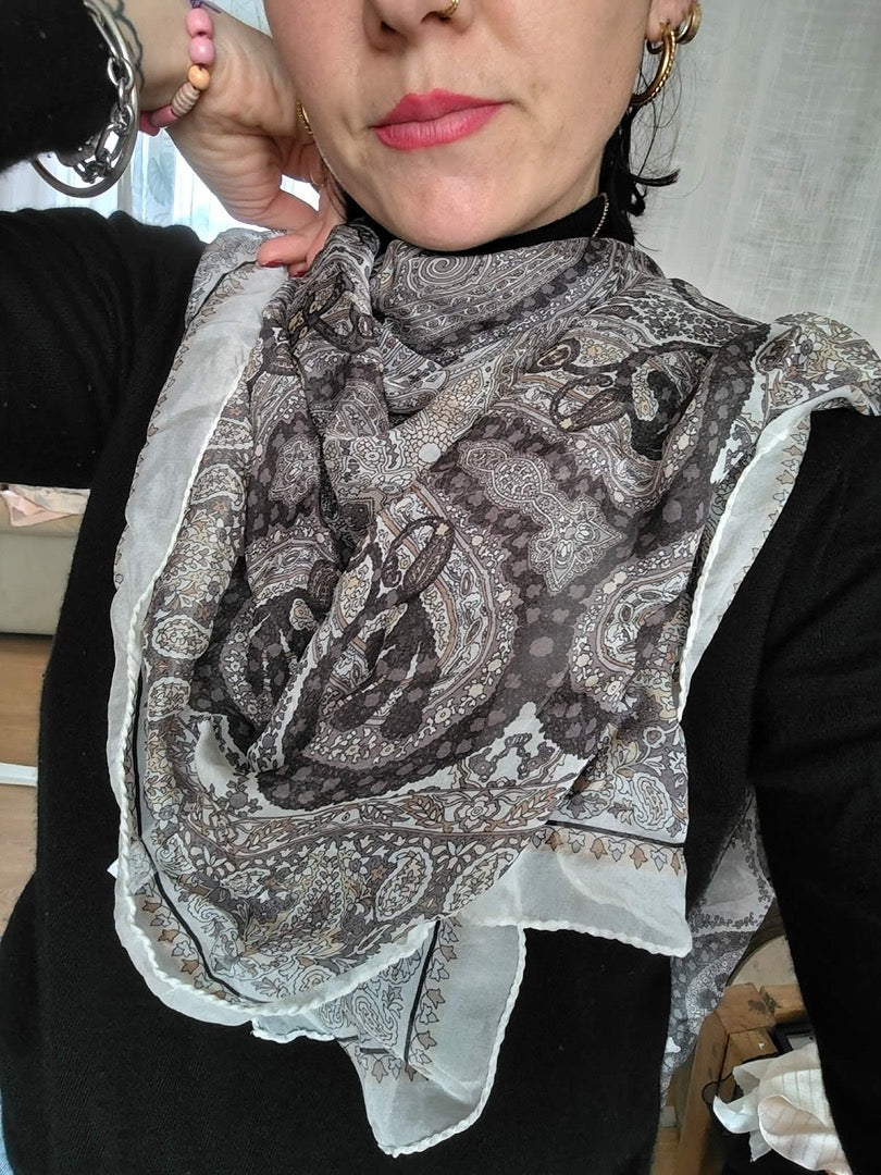 Foulard Laura Biagiotti - Taille unique - Gris - État : Excellent