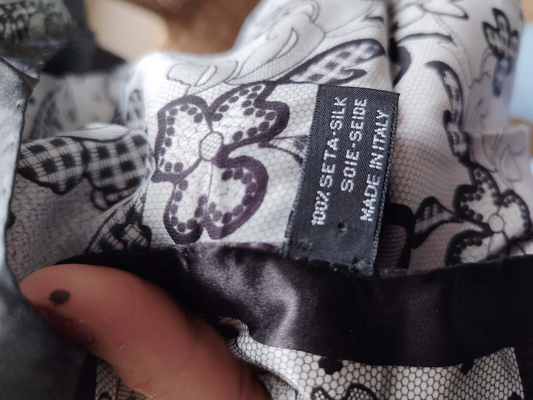 Foulard Laura Biagiotti - Taille unique - Noir - État : Excellent