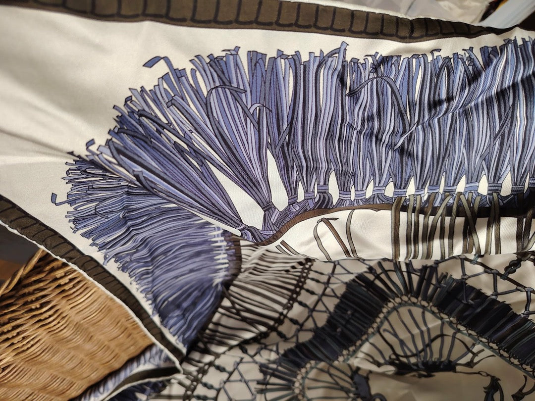 Carré en soie Longchamp - 90 x 90 cm - Bleu - État : Excellent