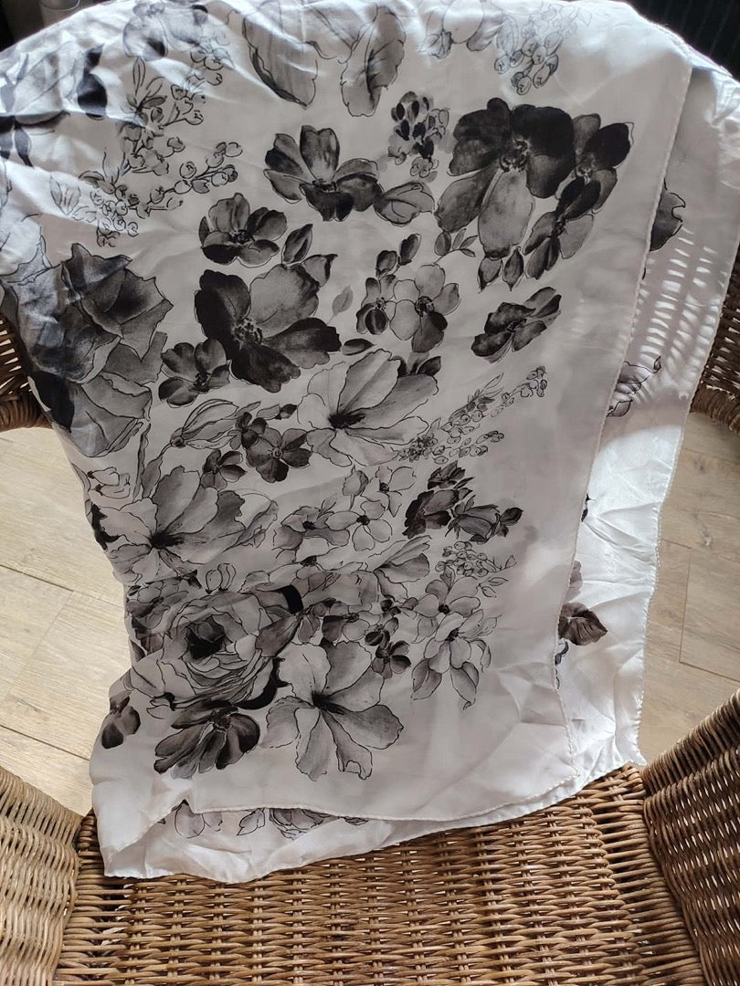 Foulard Mila Schön Concept - Taille unique - Blanc - État : Excellent