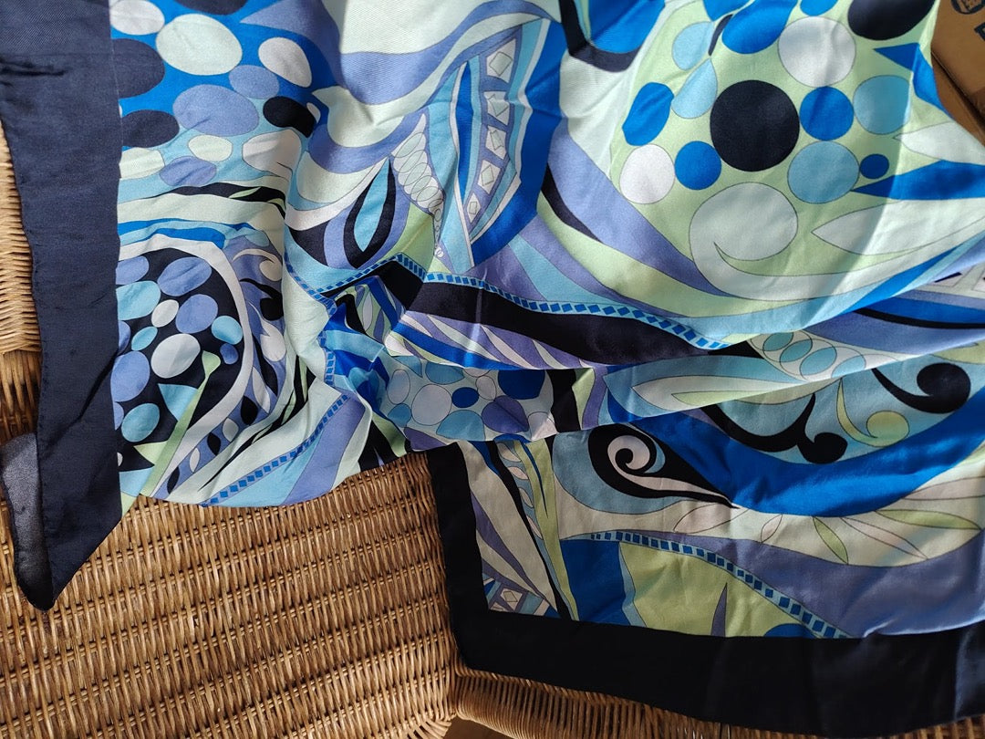 Foulard Printemps - Taille unique - Bleu - État : Excellent
