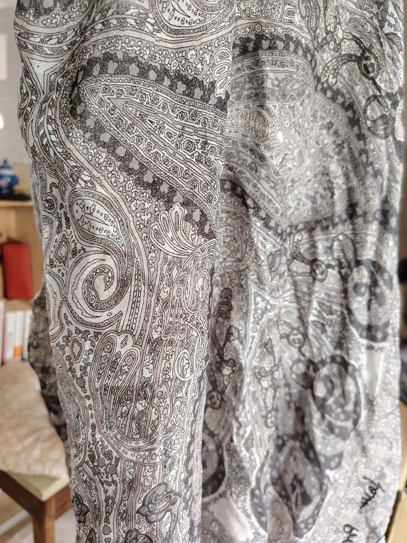 Foulard Laura Biagiotti - Taille unique - Gris - État : Excellent