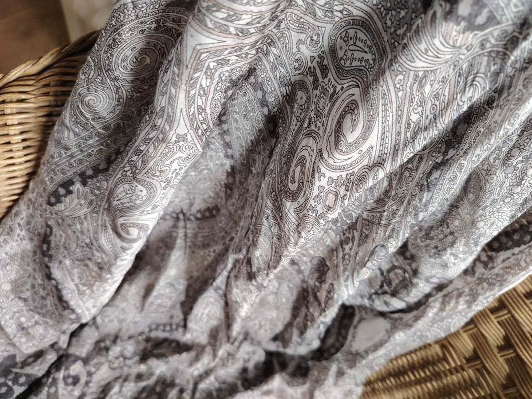 Foulard Laura Biagiotti - Taille unique - Gris - État : Excellent