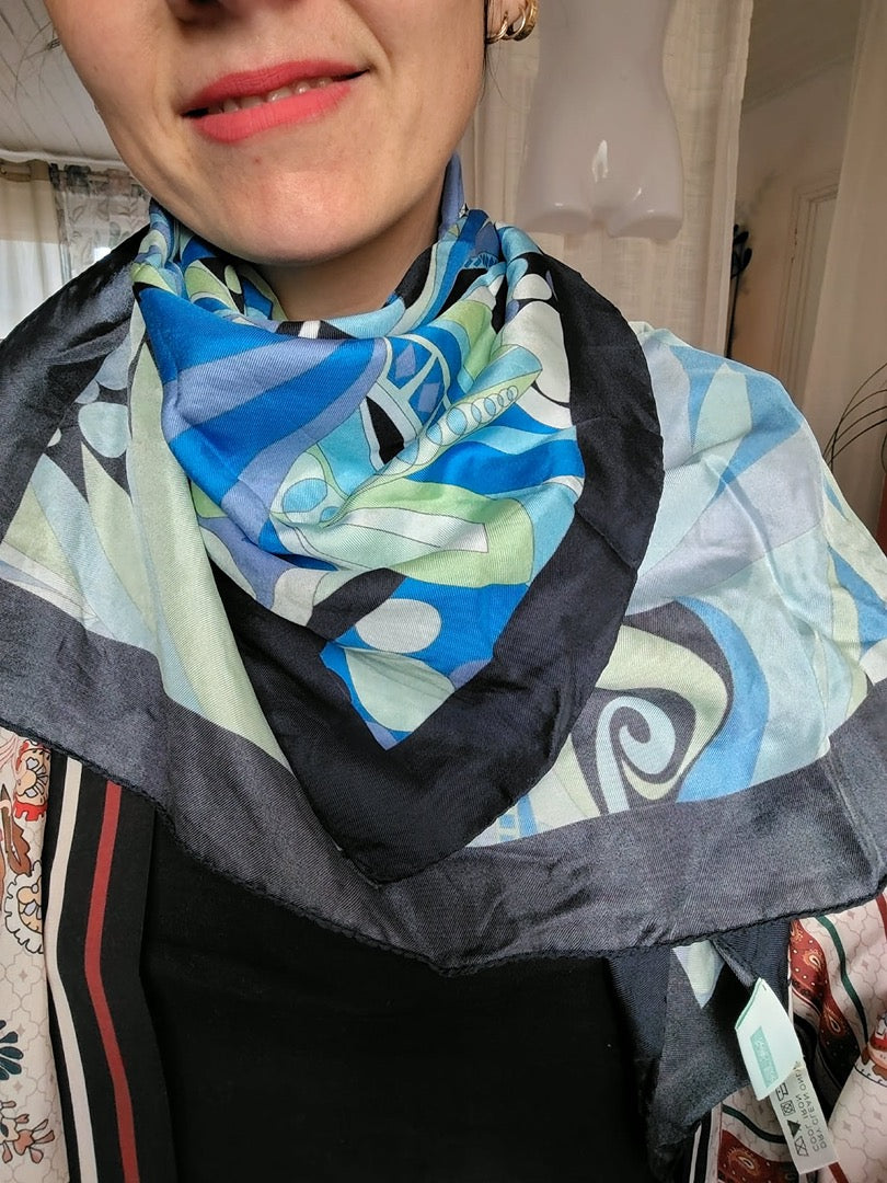 Foulard Printemps - Taille unique - Bleu - État : Excellent